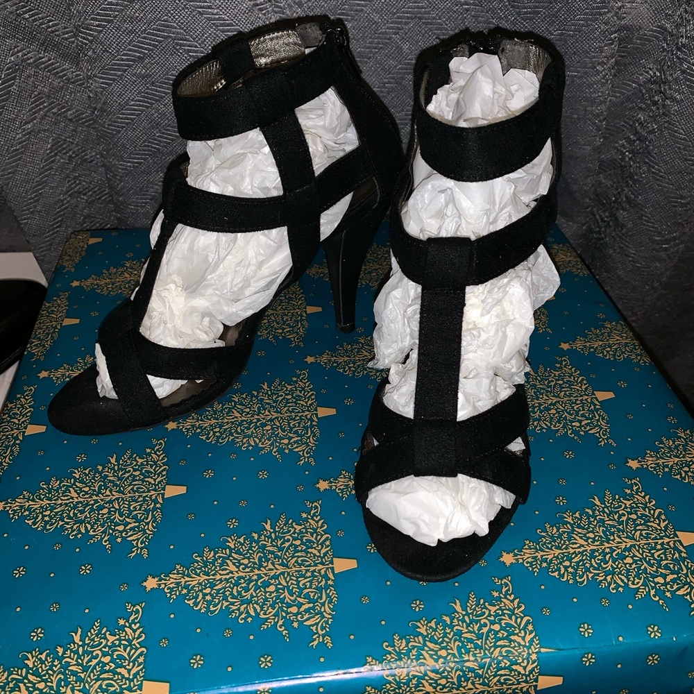 Strappy heels - Picture 4 of 7